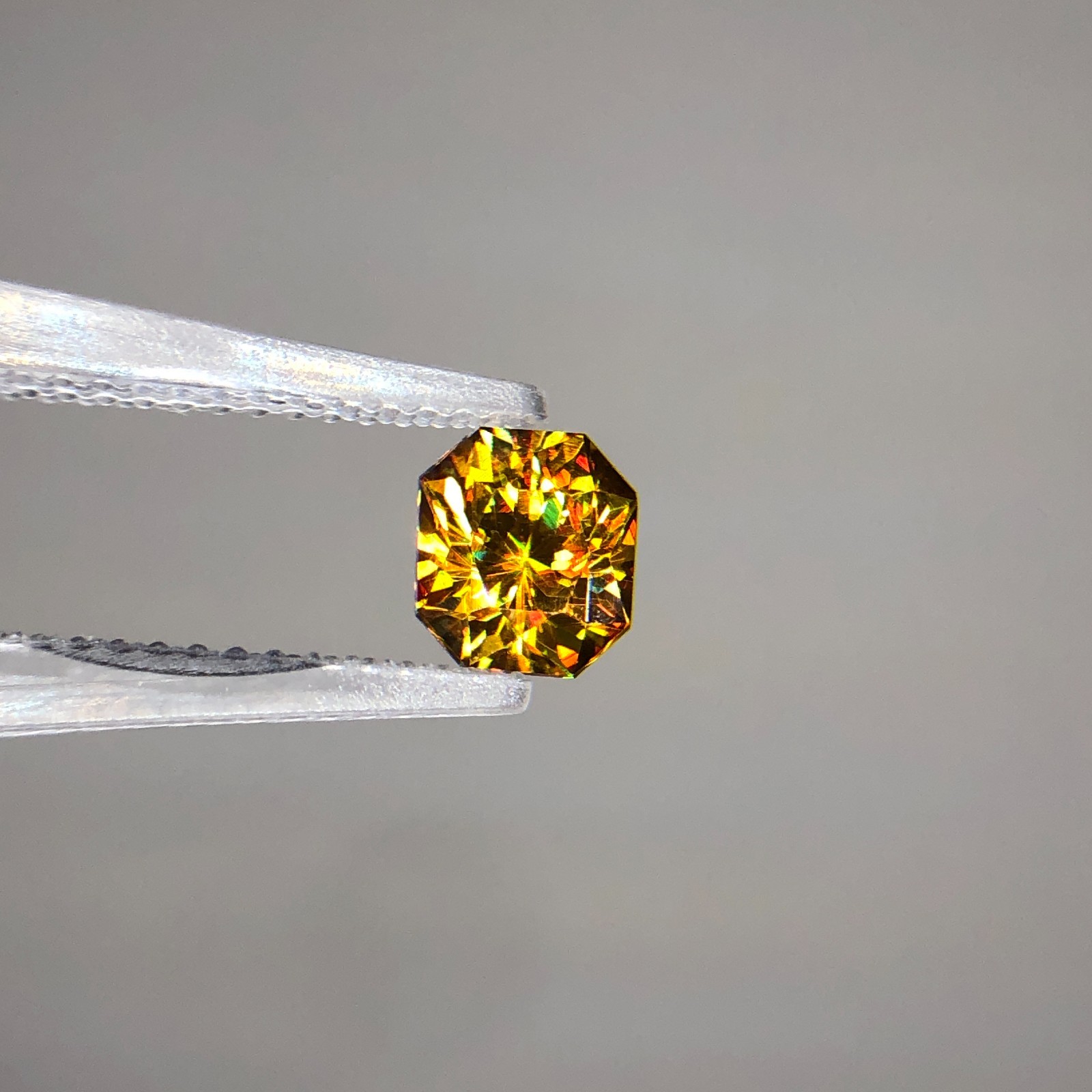 0.90 Carat Natural Full Fire Sphene Titanite Fancy Cut Gemstone For Jewelry