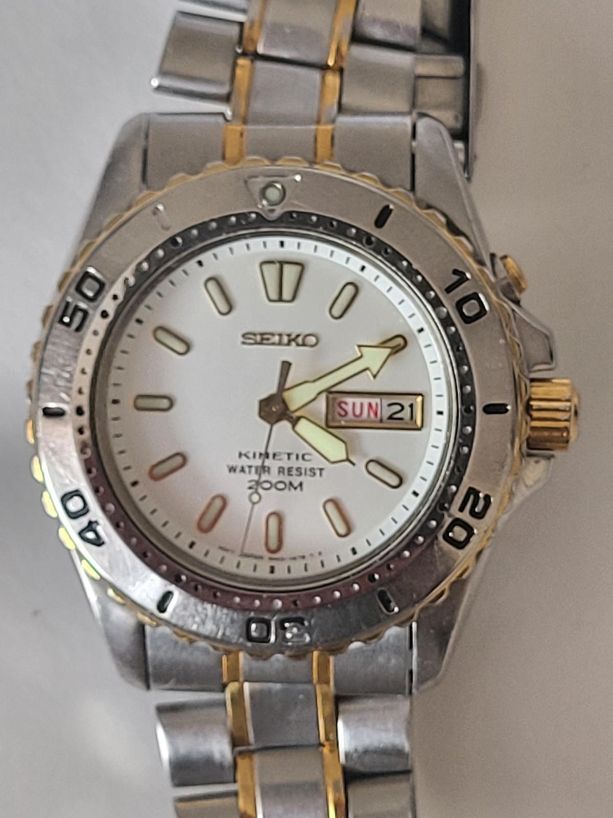 Seiko Kinetic Diver 200M SKJ170P1 (5M43-0D20) – White Dial, Vintage Classic