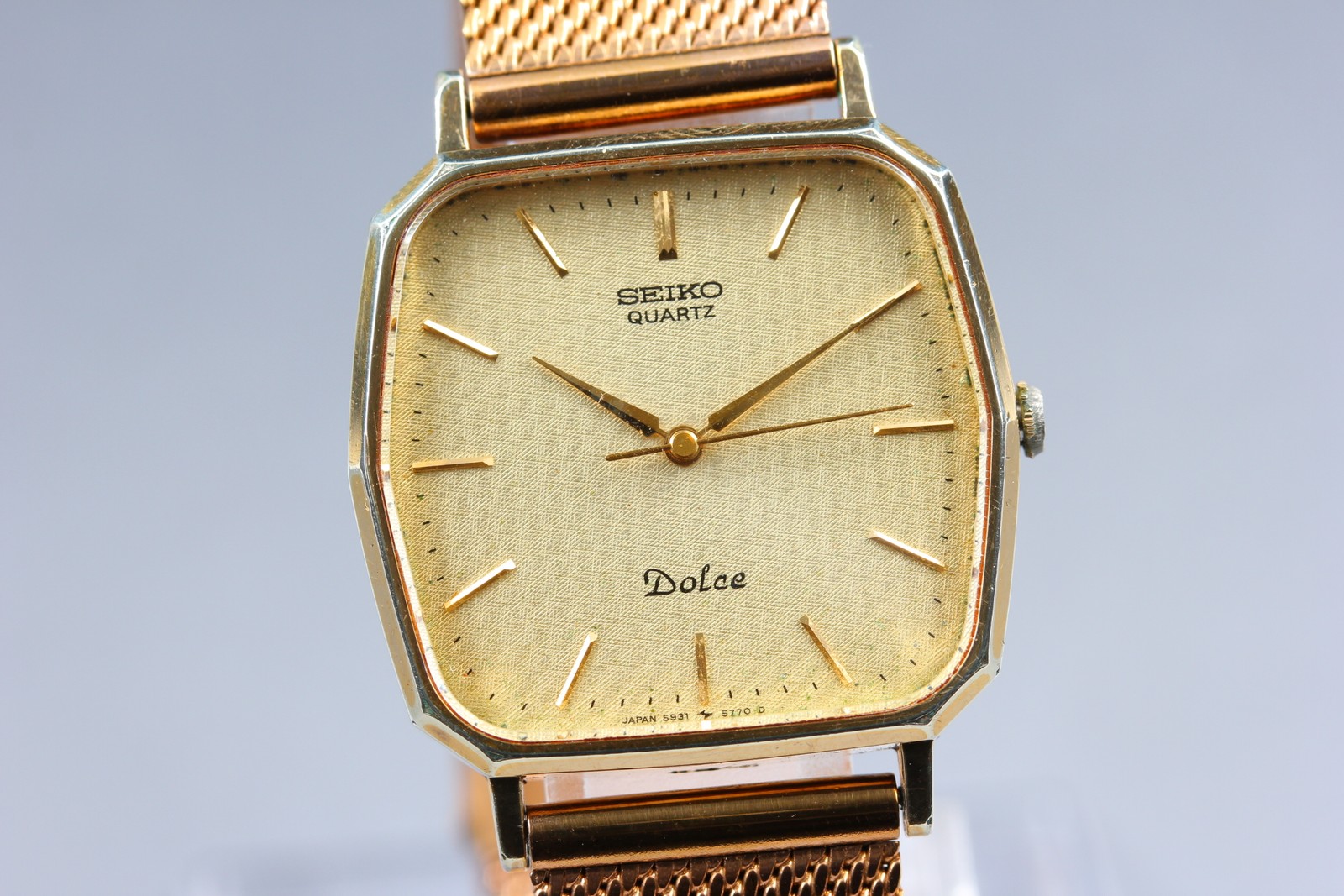 Vintage 1982 Exc+5 SEIKO Dolce 5931-5560 SGP30 Gold Dial Quartz 29mm Men’s Watch