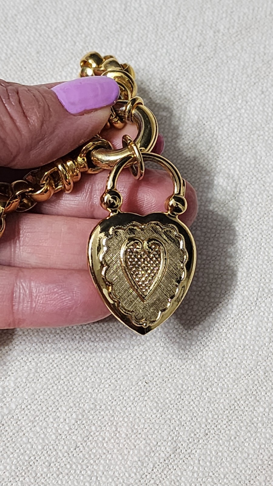 Vintage Joan Rivers Classic Collection Black Heart Padlock Pendant Rolo Necklace
