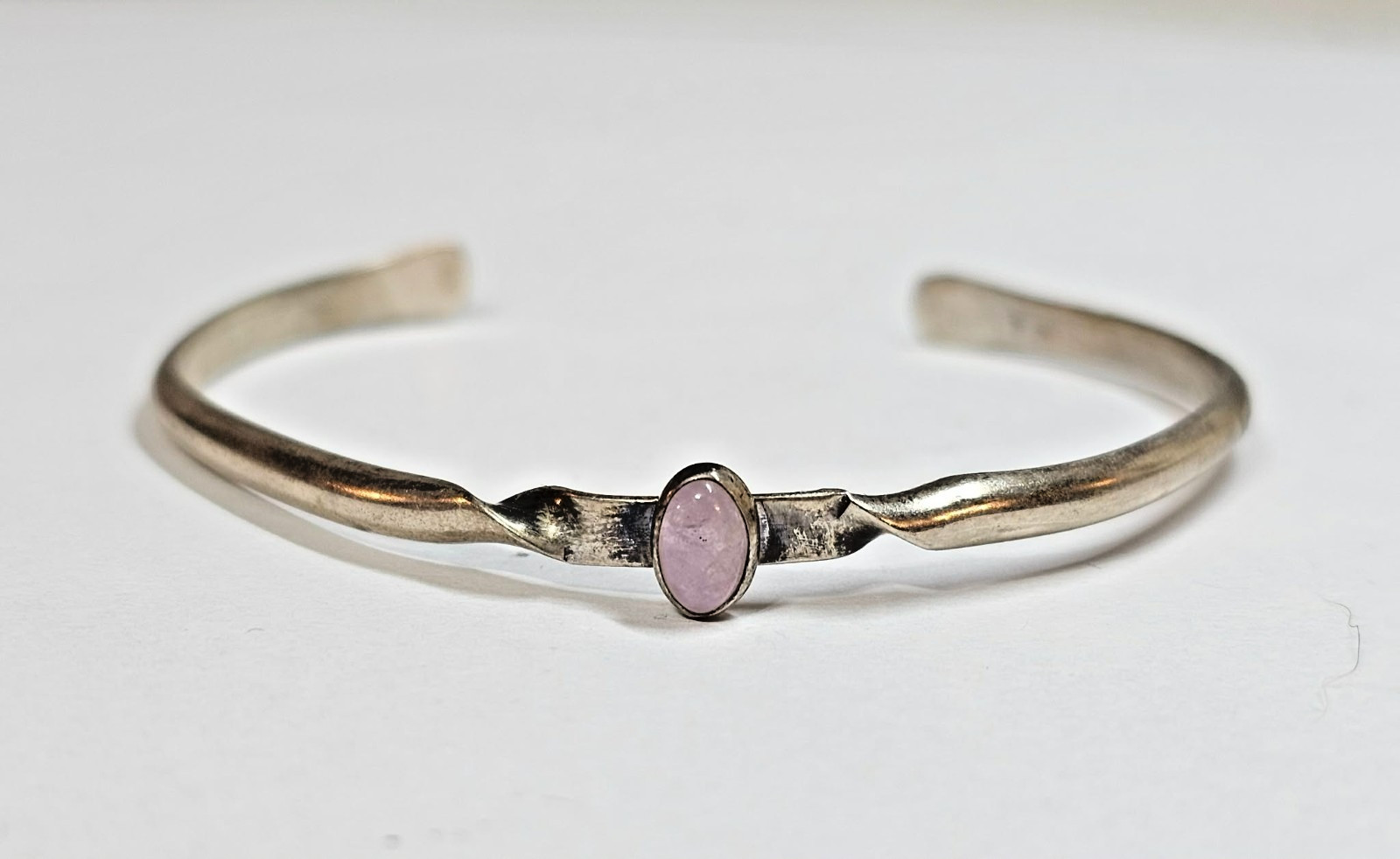 vtg Sterling SIlver Cuff Bracelet Twist w/ Rose Quartz 6in -6.25g- Tested- S3