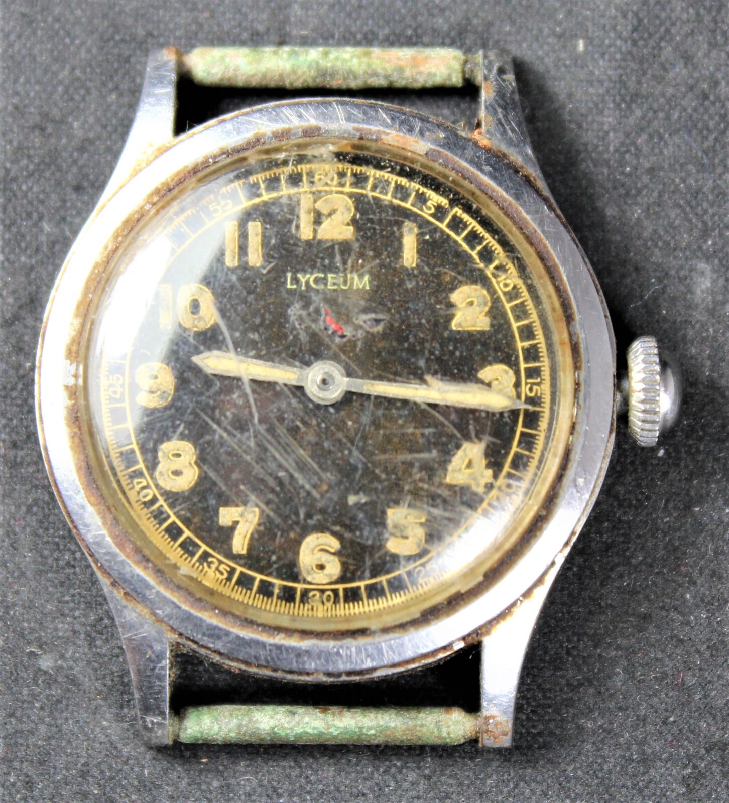 Lyceum 29mm Military-Style Man’s Watch w/ Black Dial – Vintage – Runs
