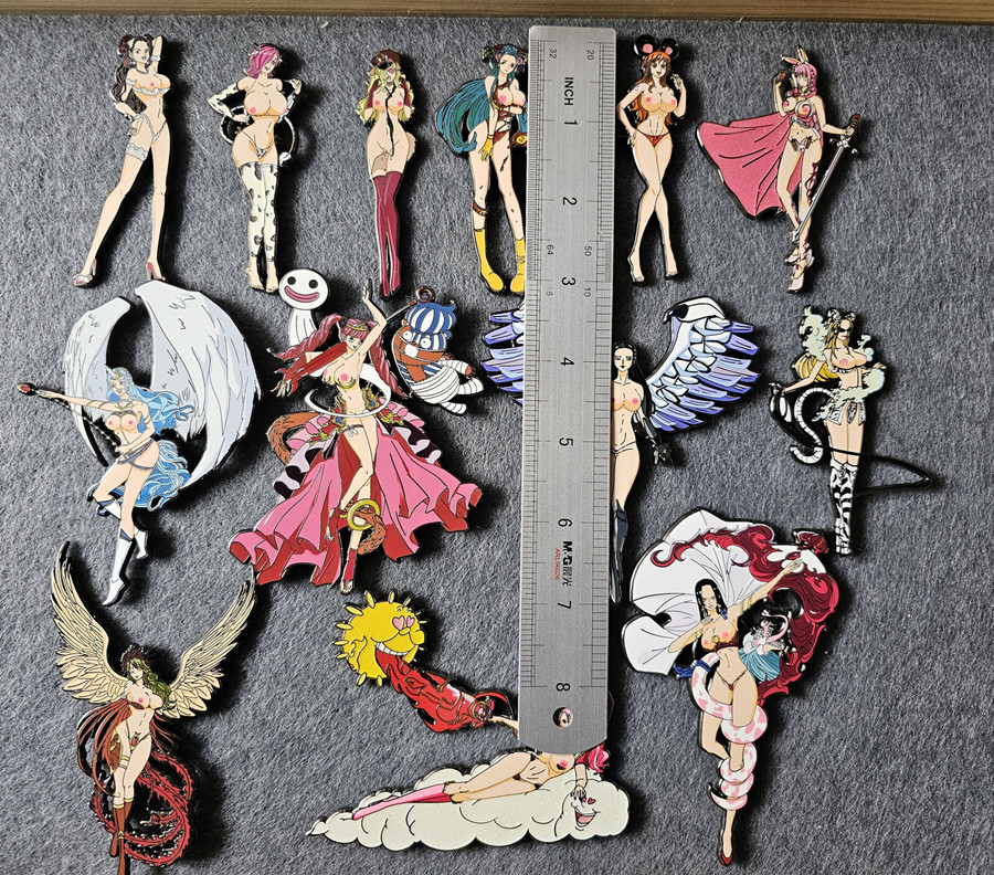 New ！One Piece figure Limited Metal Enamel Pin Badge Anime Collectible