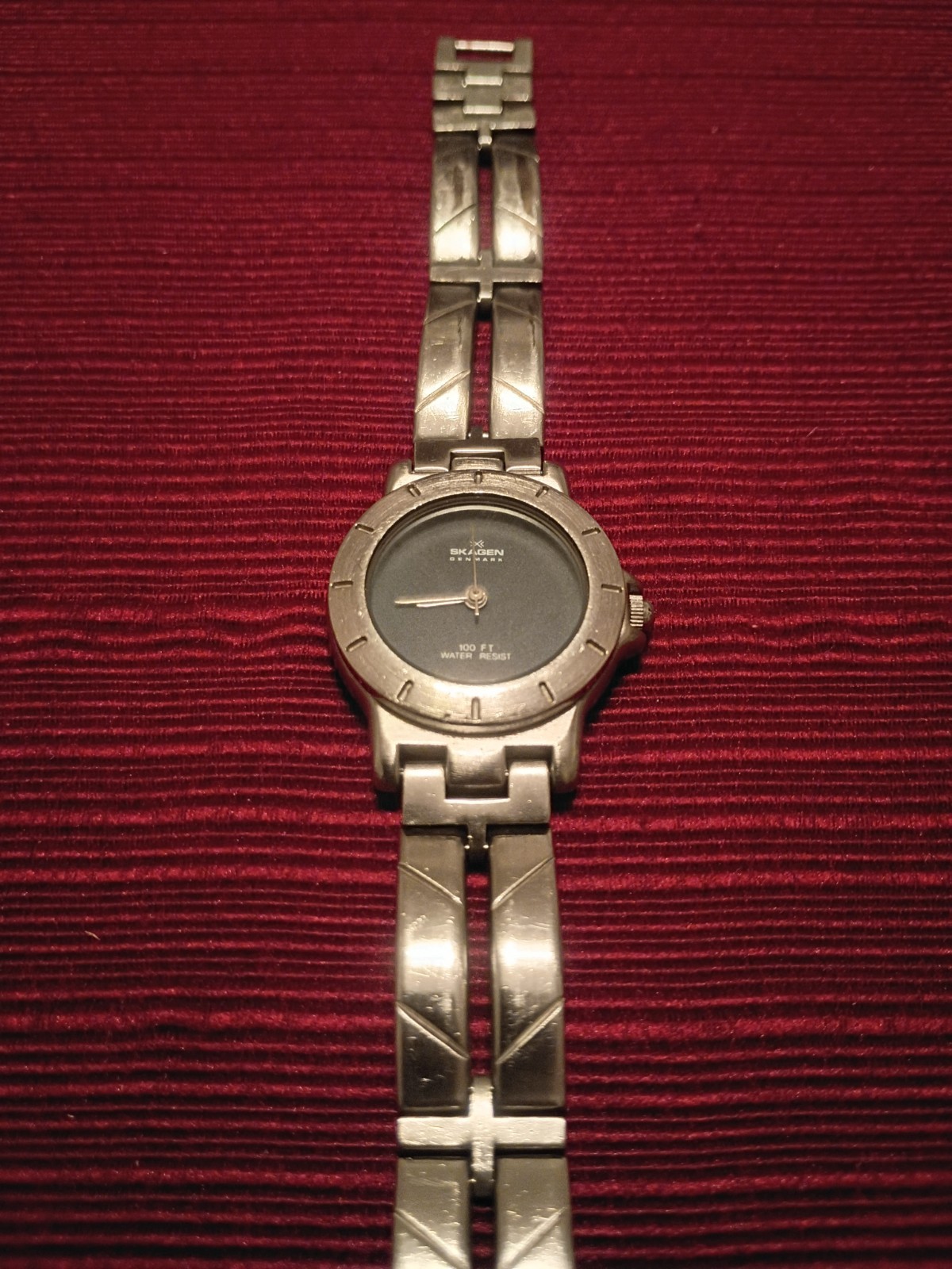 Skaggen Denmark Women’s Quartz Stainless Steel Bracelet Black Dial – New Battery