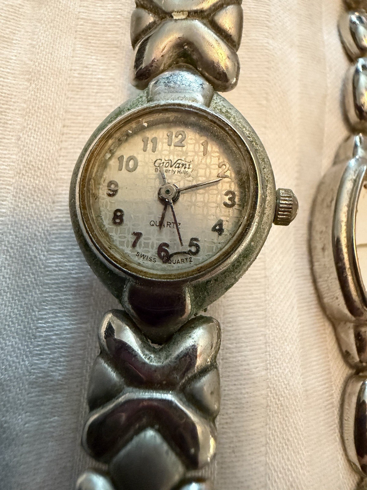 Lot vintage women wristwatches Timex, Citizen, Capezio, and other fashion watch