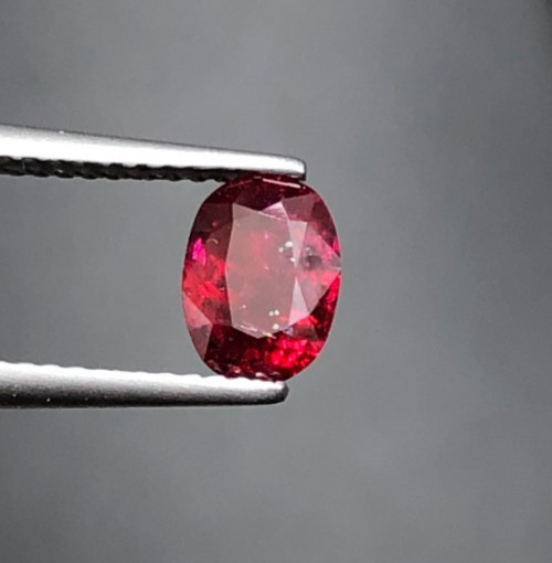 0.91ct Natural Red Pigeon Blood Unheated Loose Ruby Gemstone For Jewelers.