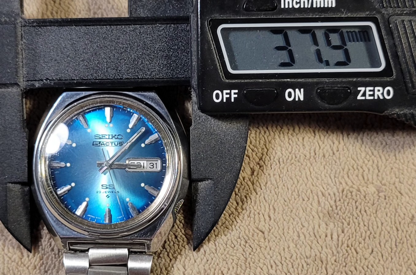 Vtg 70s Seiko 5 Actus 38mm Automatic Men’s Watch Blue Dial SS Daydate 6106-7700