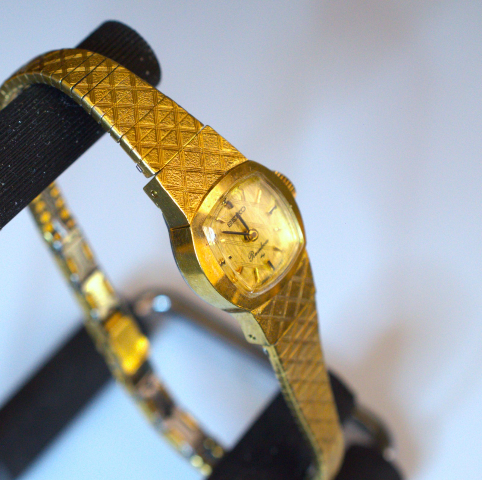SEIKO RAINBOW Ladies 18k GOld Plated – Mechanical – 11-3370 – NOV 1973