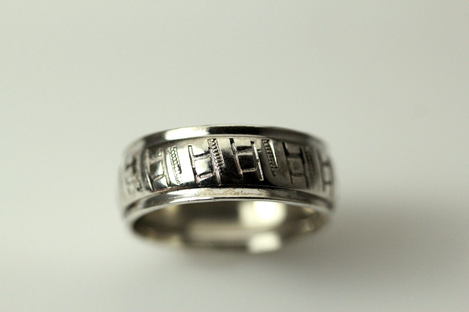 925 Sterling Silver Size 7.75 Patterned 7.3mm Concave Court Band Ring (RIN5256)