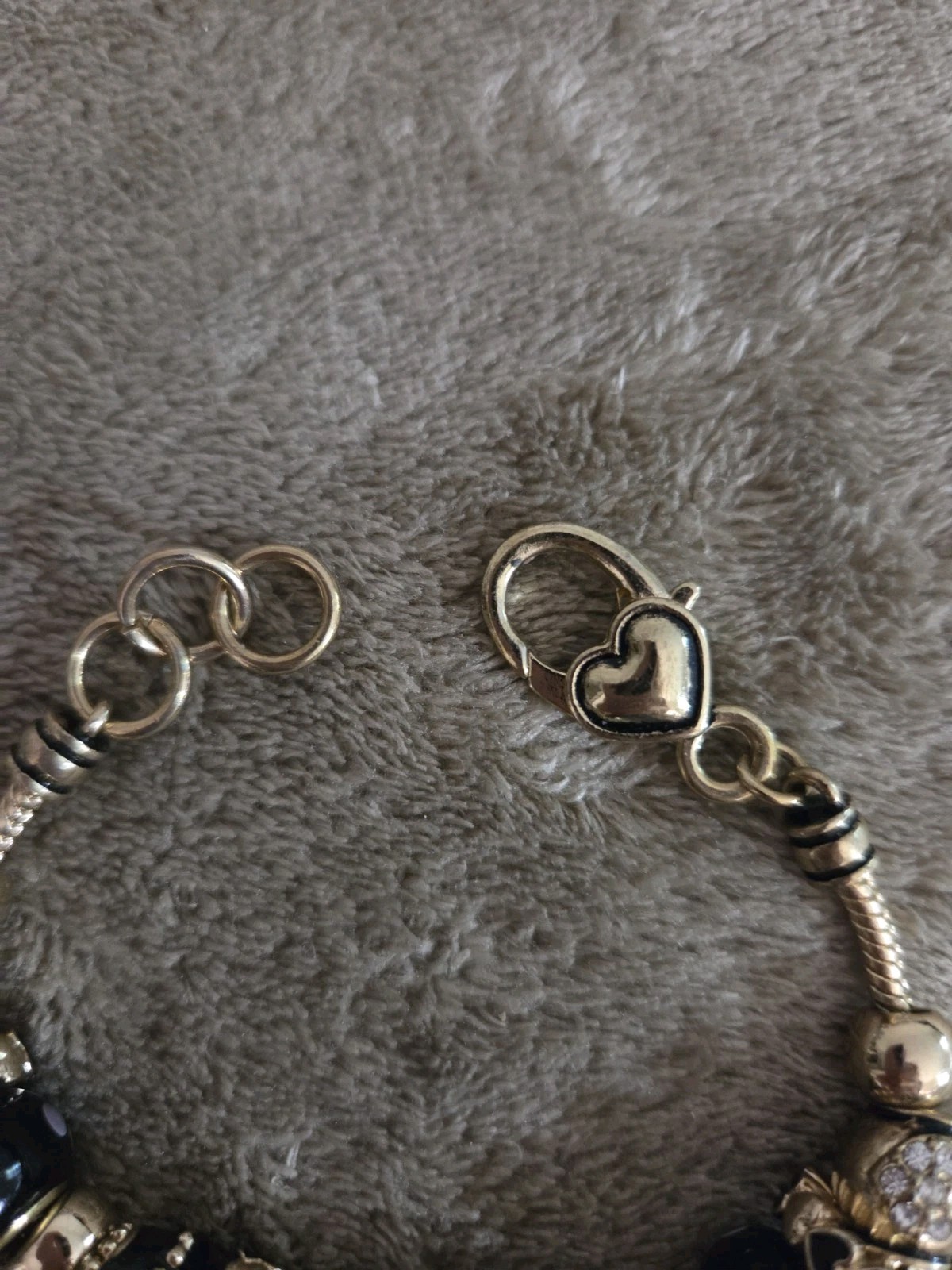 Gold Tone Charm Bracelet Black Glass Beads Hearts Celtic Knot Landau