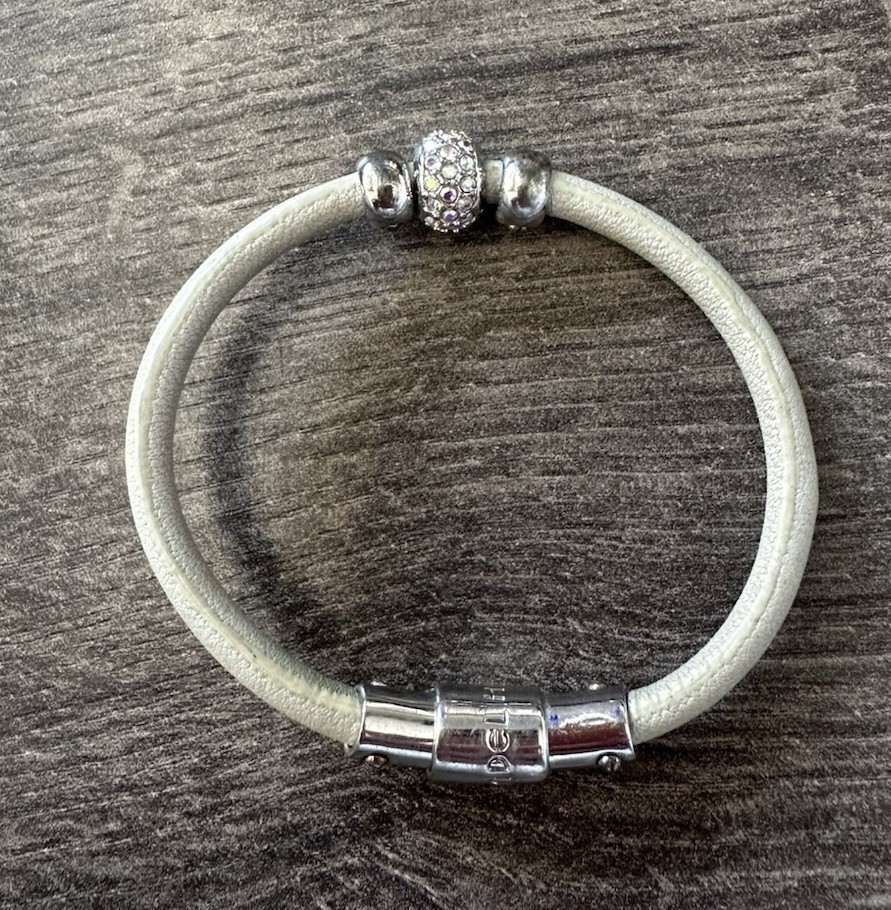 Henri Bendel leather Bracelet