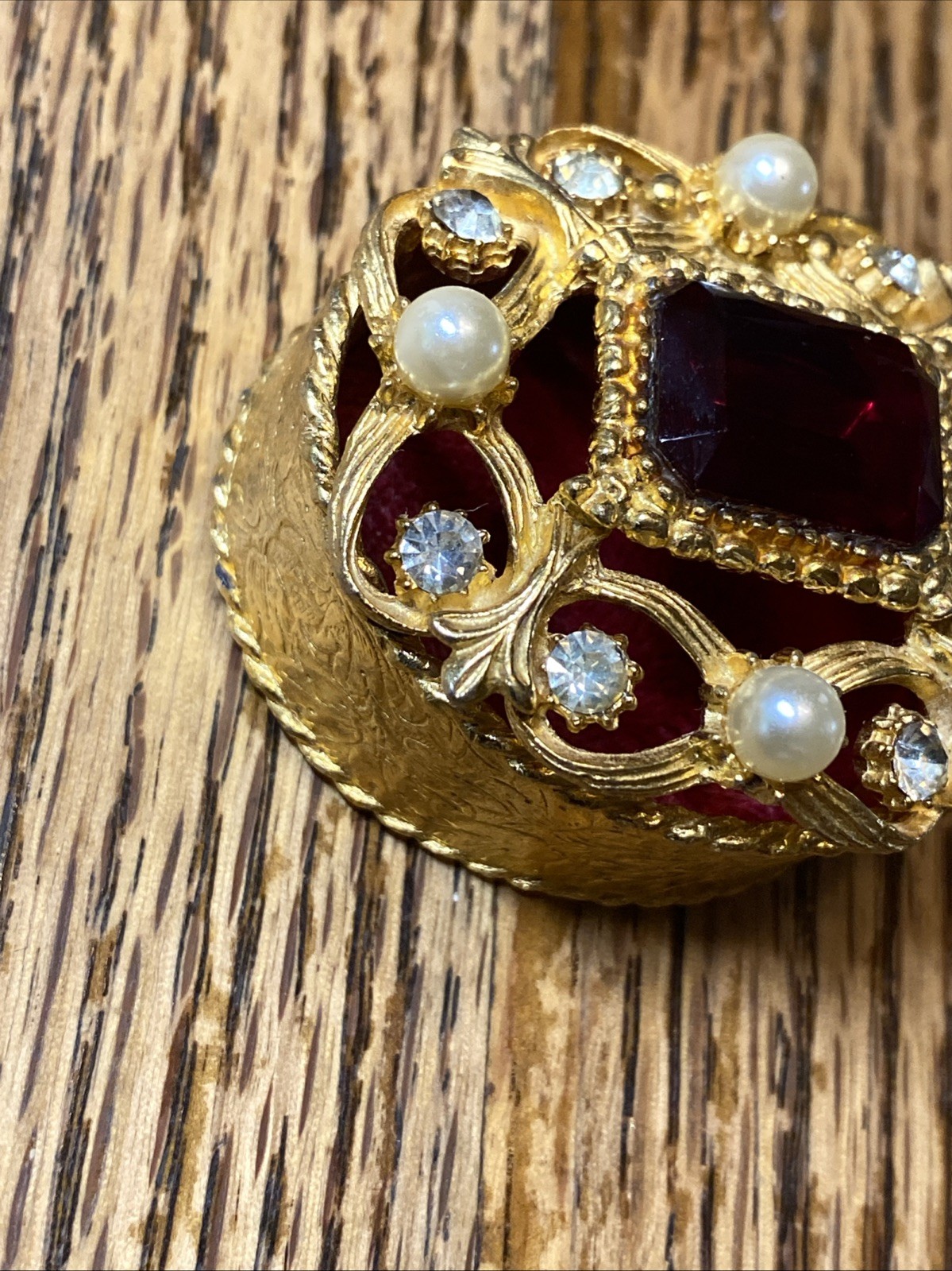 Jewelry Trinket Box Oval Faux Pearls Faux Gems Goldtone Red Velvet Lined Hinged