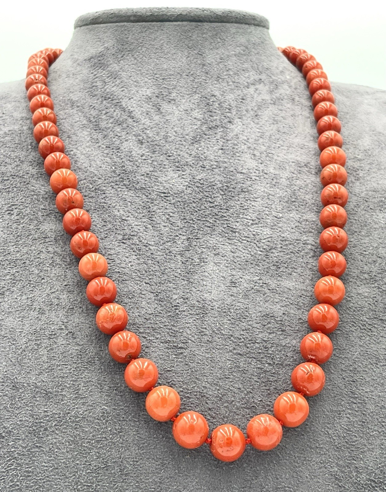 Natural Mediterranean Red Coral Necklace 63cm Balls 7-11mm 18kt Gold Knot
