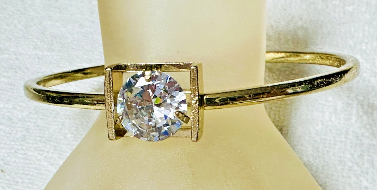 Gold Tone Clamp Bangle Bracelet Huge Rhinestone Focal b183