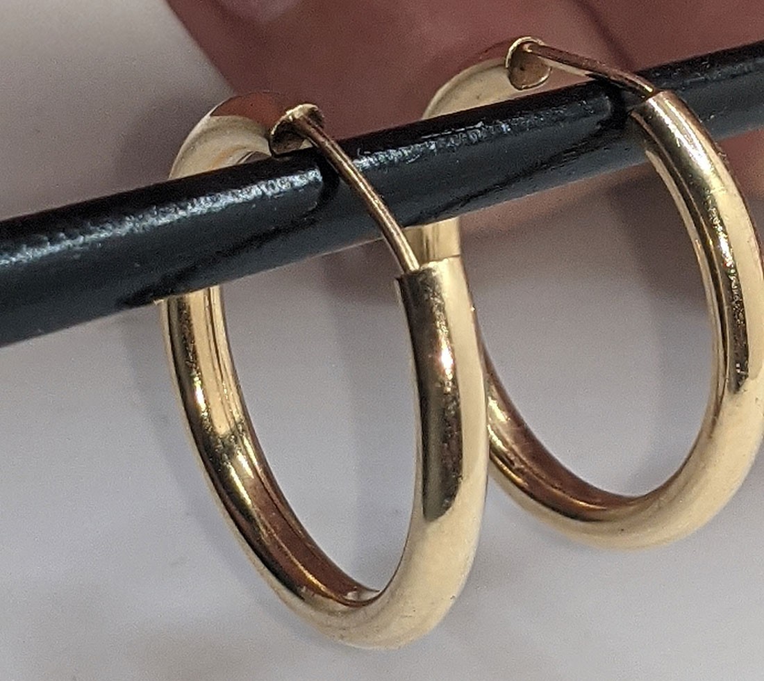 3.2 Grams 14K Solid Yellow Gold Hoop Earrings