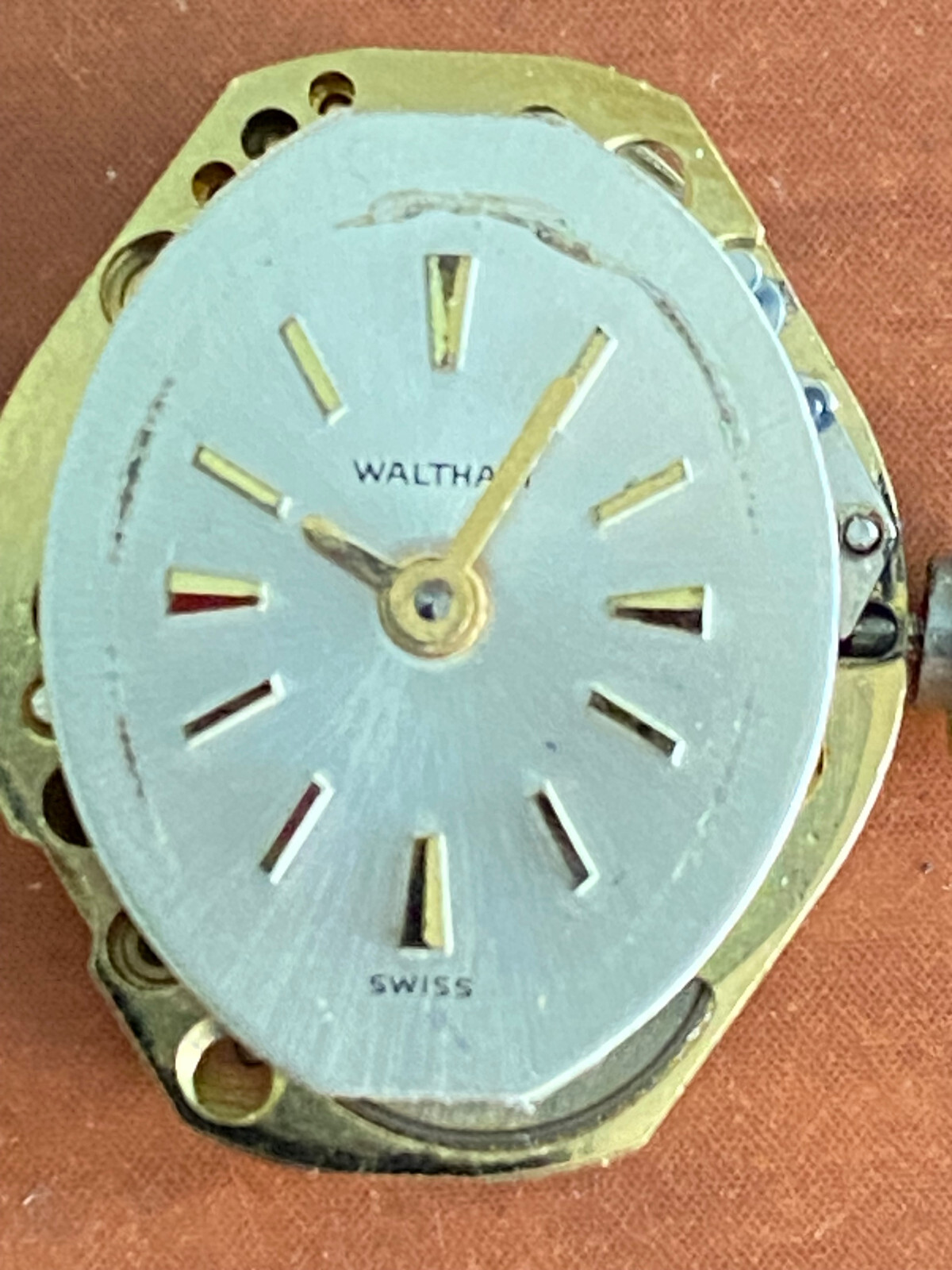 VINTAGE LADIES WALTHAM WRIST WATCH MOVEMENT, CAL. 69-21, KEEPING TIME, WITH CASE