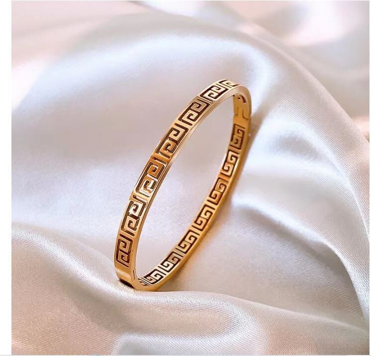 NEW WOMEN’S GREEK KEY BANGLE CUFF BRACELET STAINLESS STEEL YELLOW GOLD HINGE