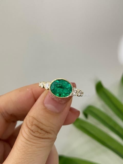 Oval Cut 4.50 Ct Green Emerald Ring Solid 14K Yellow Gold Anniversary Gift Her