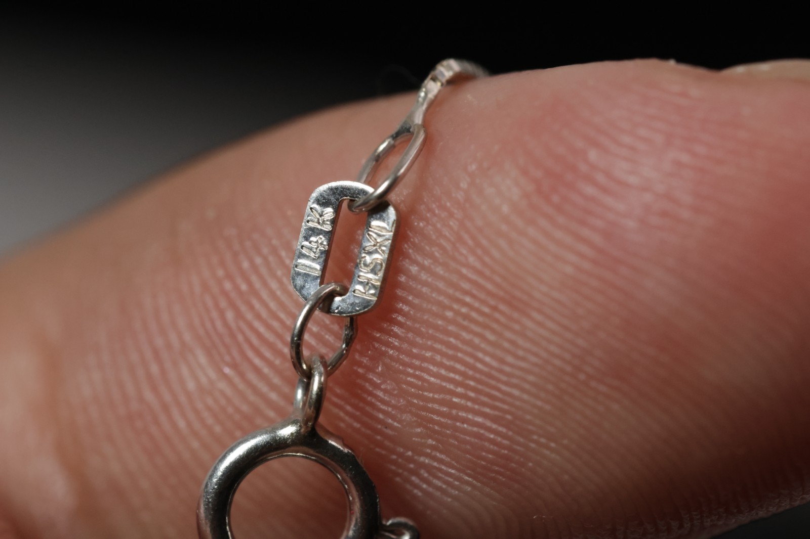20in 14K White Gold 0.50mm Box Chain Necklace – 1.00 grams Excellent Condition