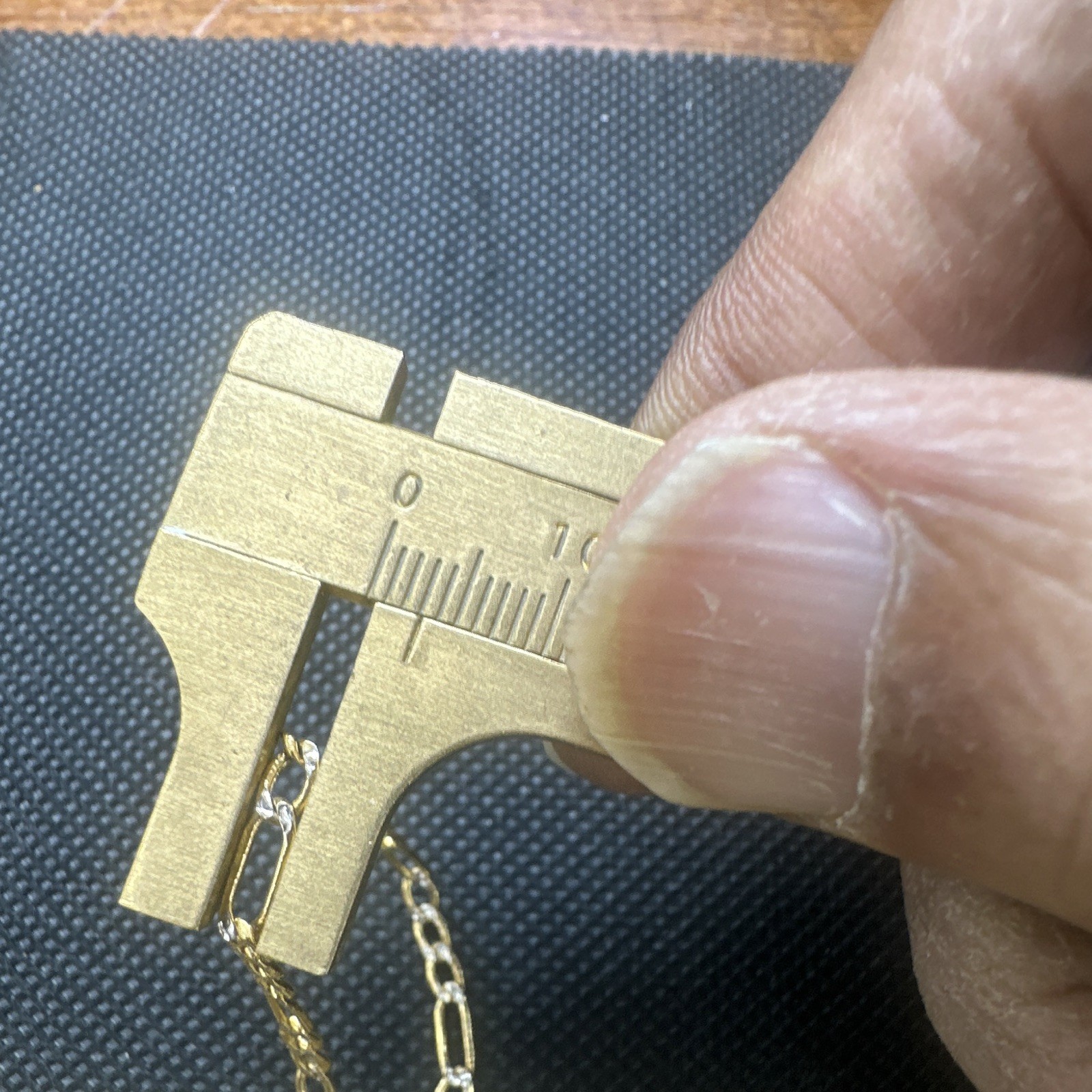 14 k solid Gold 18inches Figuro Diamond cut Chain.