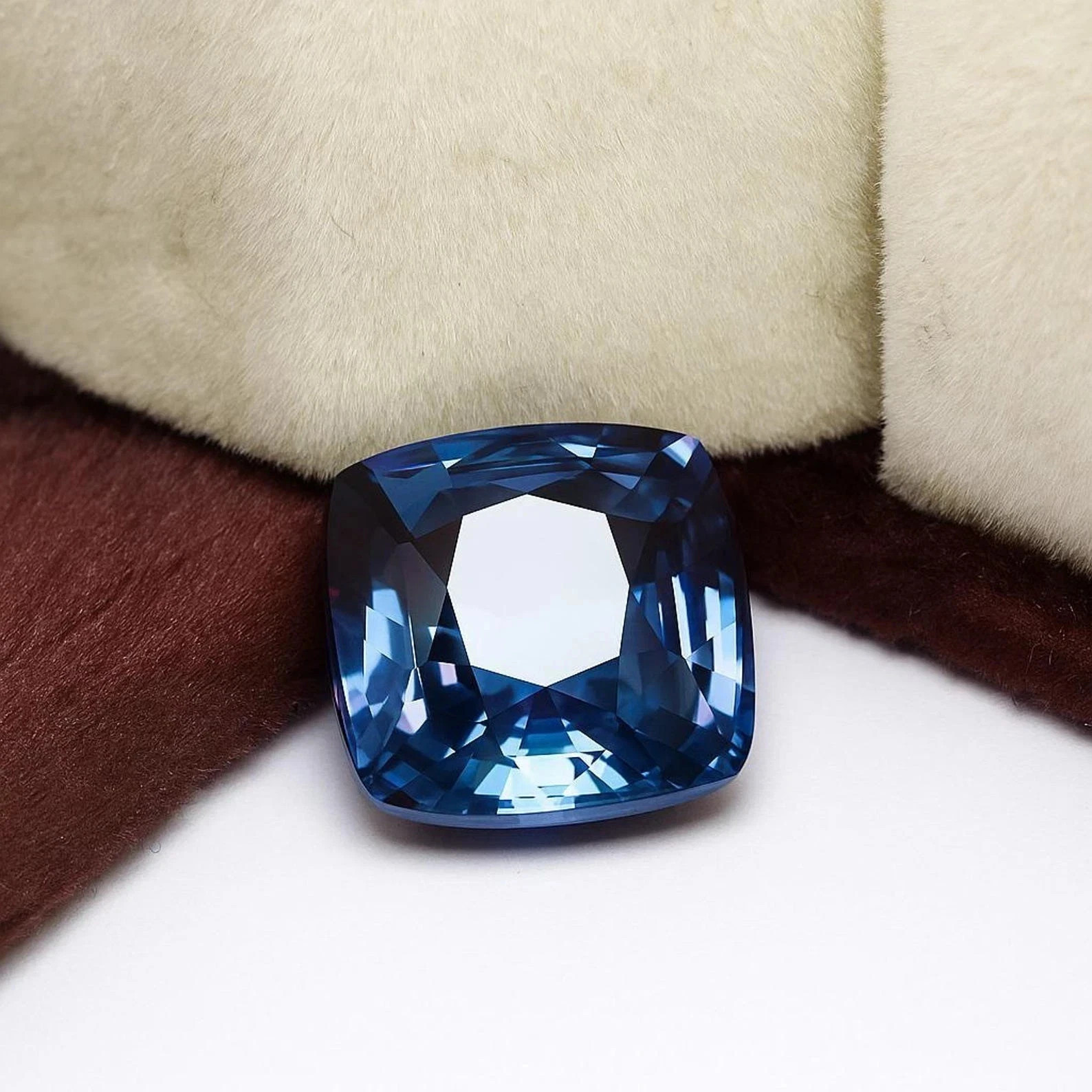 9.55 Ct+ Natural AA+ Alexandrite Color Change Cushion Cut Loose Gemstone