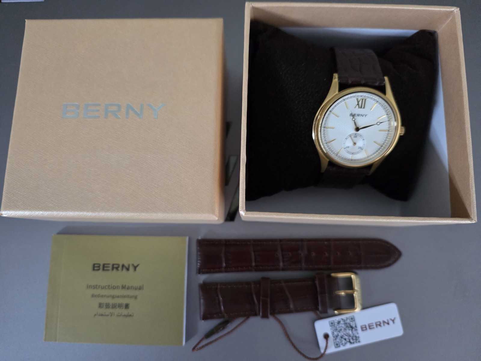 Berny 38mm Quartz Watch with Additional Premium Leather Strap
