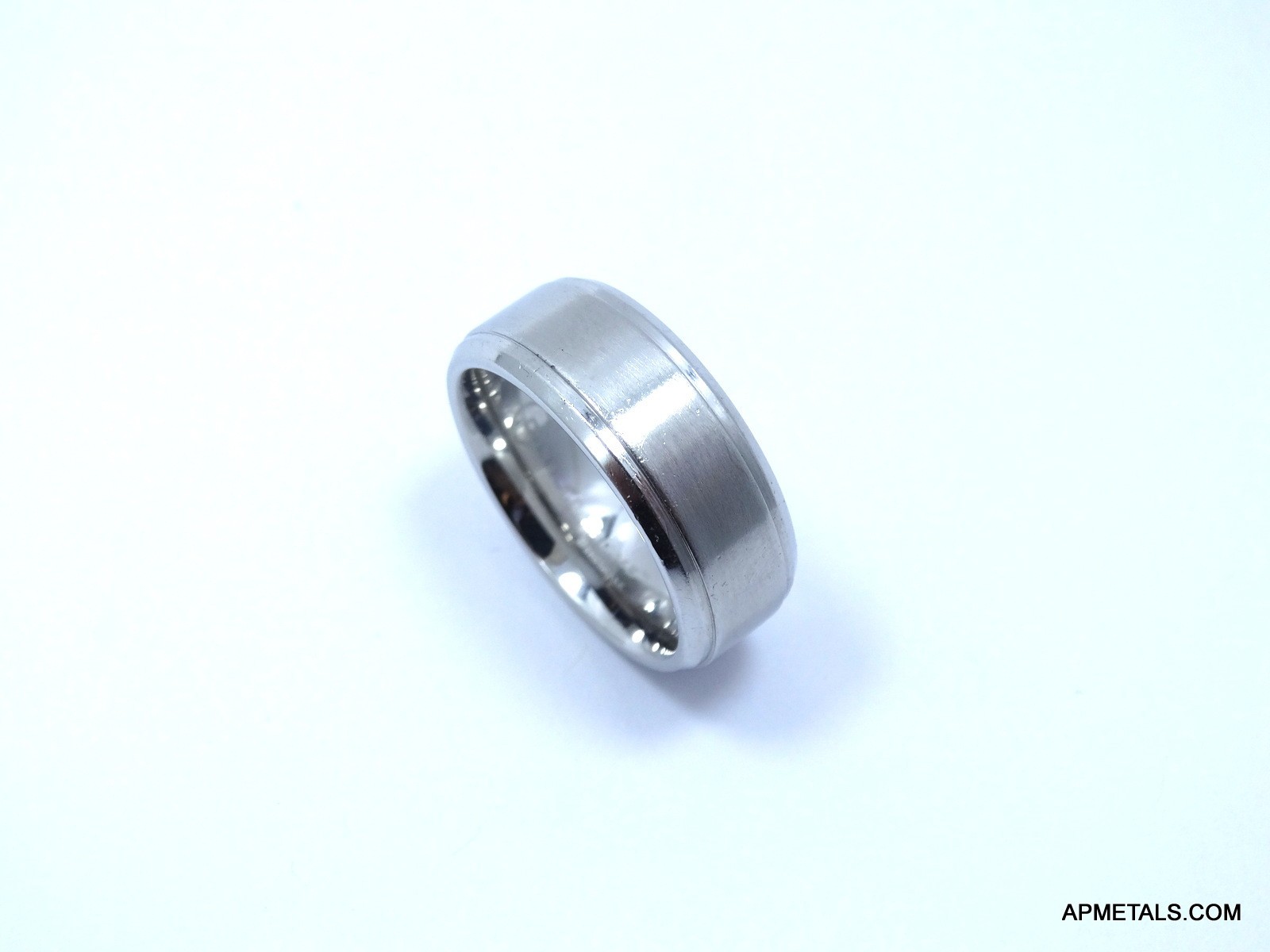 Men’s O2 Cobalt Chrome Benchmark Silver Beveled Edge 9mm Band Ring Comfort Fit