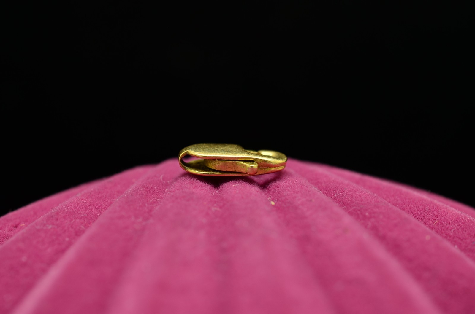 14K Yellow Gold Lobster Claw Clasp 9.6mm x 3.7mm 0.5g