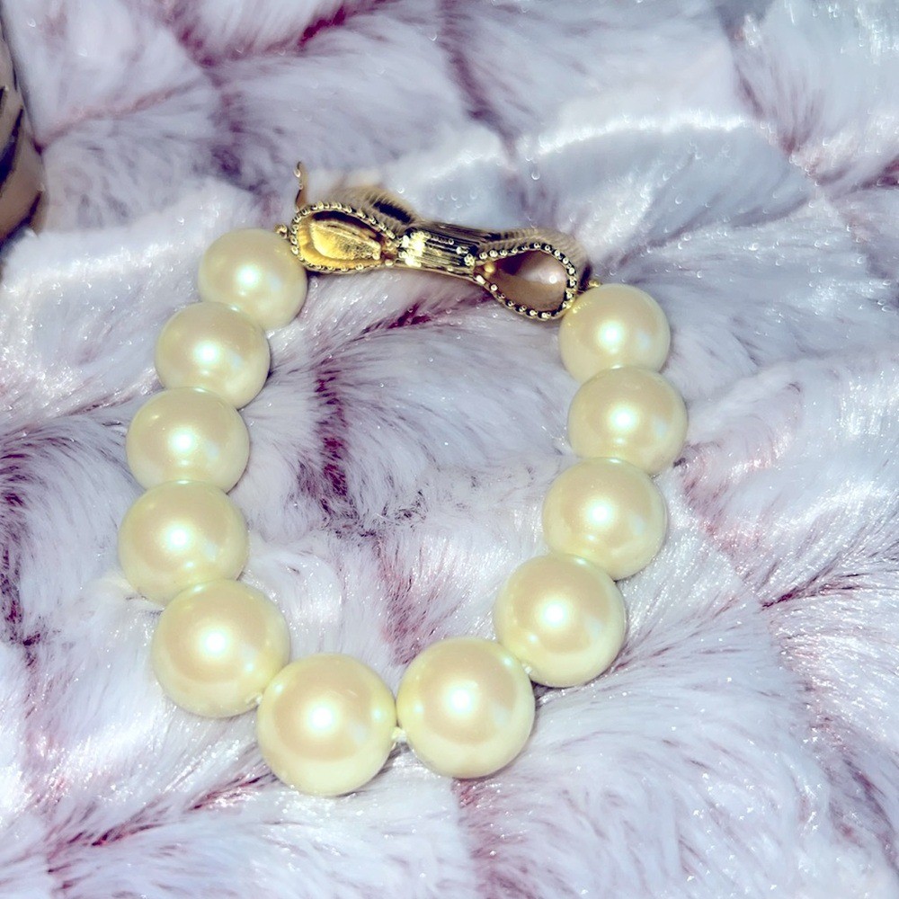 Vibrant Green and Gold Basket-Weave Bracelet and Bow Bracelet 2 Piece