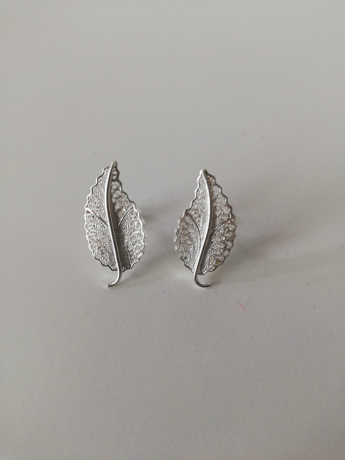 Jara Women’s .970 Solid Silver Filigree Leaf Earrings New.