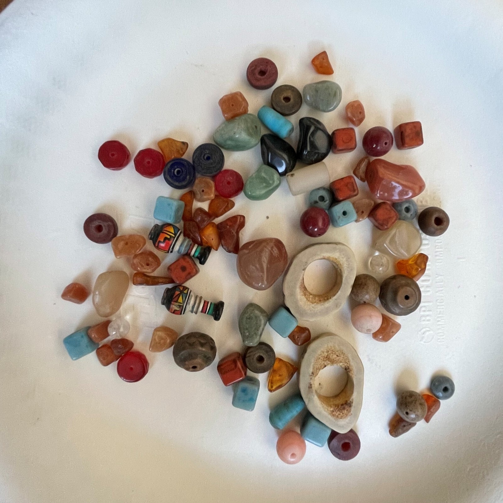 VINTAGE VARIOUS LOOSE BEADS STONES BONE AMBER FOR NECKLACE