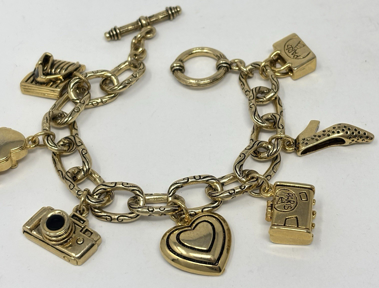 Travel Vacation Theme Toggle Charm Bracelet Gold Souvenir Suitcase Paris 7.5″