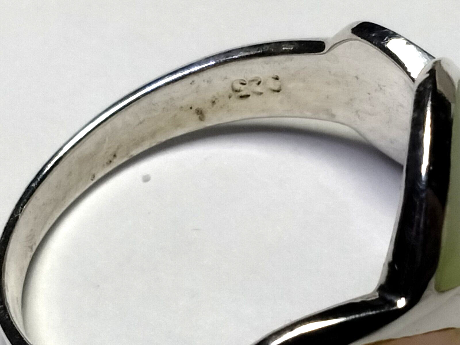 LOVELY! MOP INLAYS IN STERLING SILVER.925 RING SIZE 9.0-9.25!