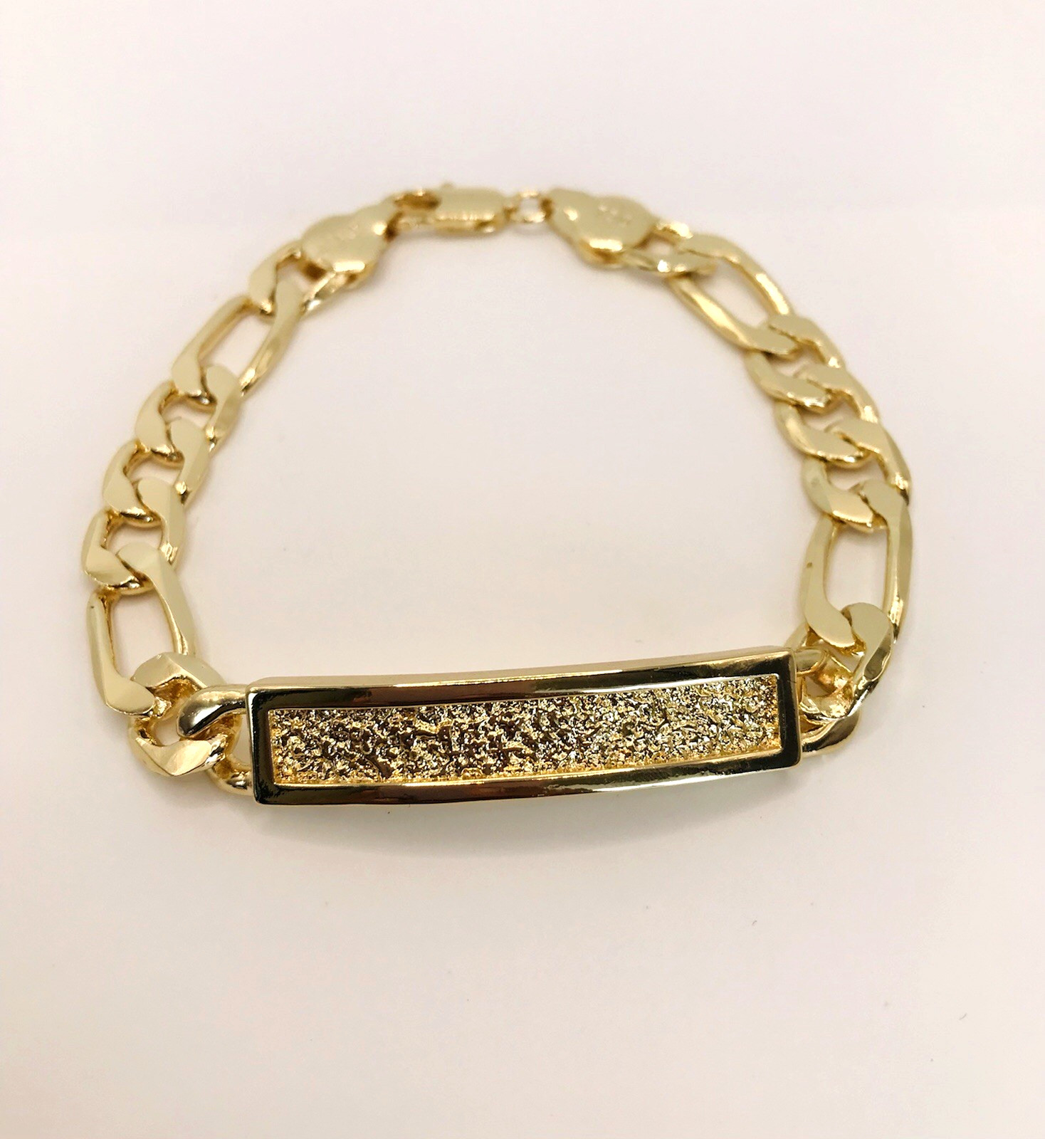 Men 14K Gold Plated Figaro Chain Bracelet. 9in Oro Laminado de Placa