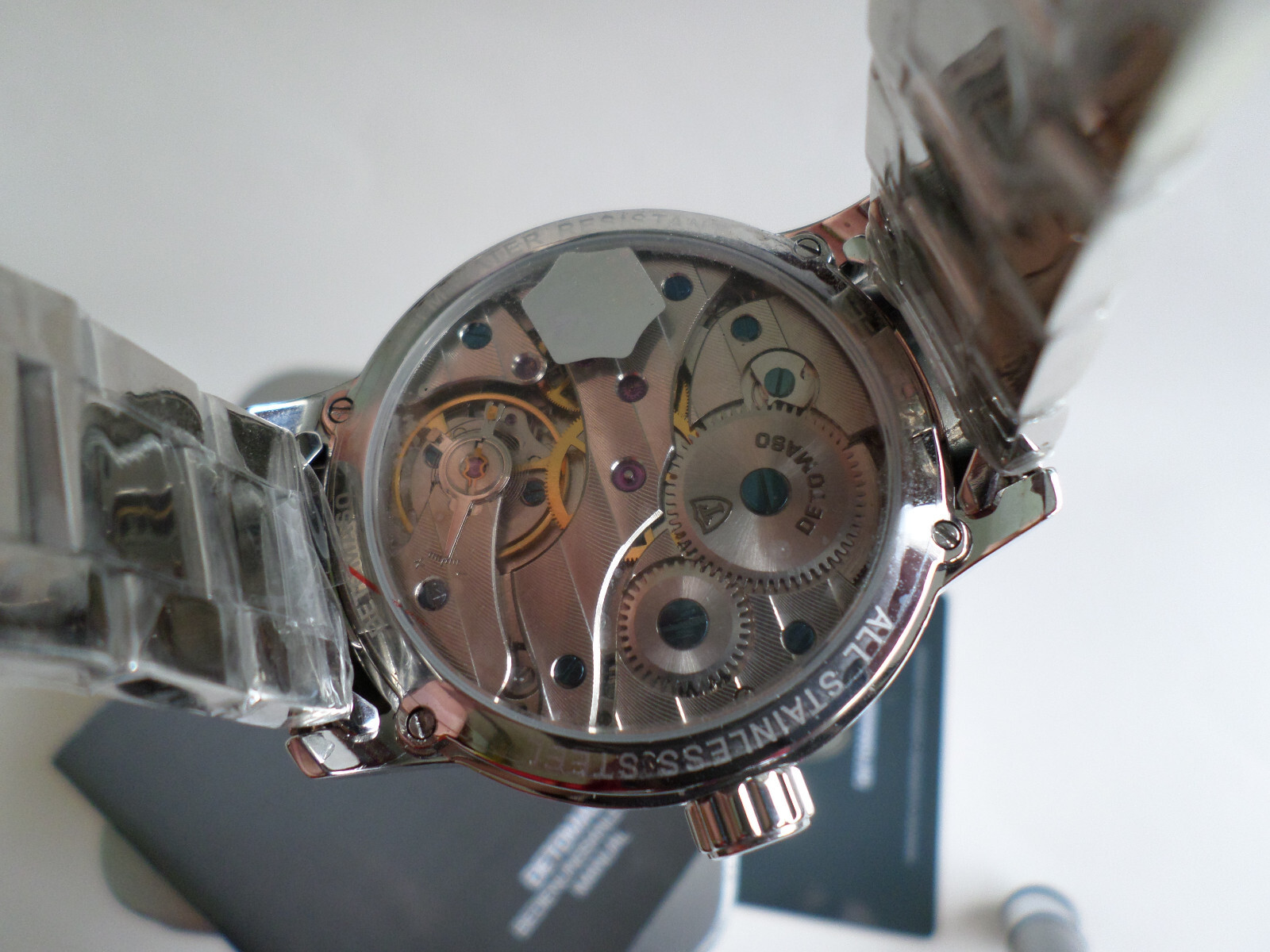 Detomaso “Savona” Men’s DT1028-A Analog Display Mechanical Hand Wind Watch