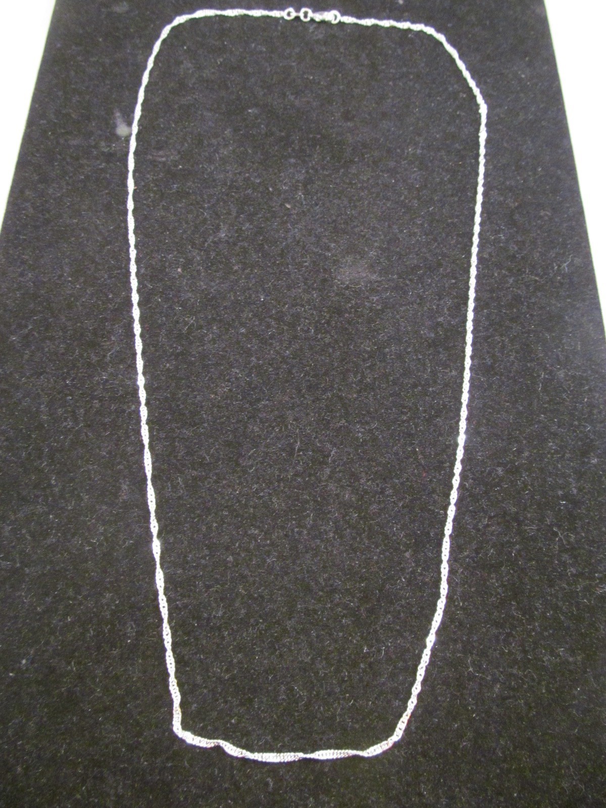 STERLING SILVER WAVY CHAIN NECKLACE 28″, Very shiny, 2.4 grams,Beautiful