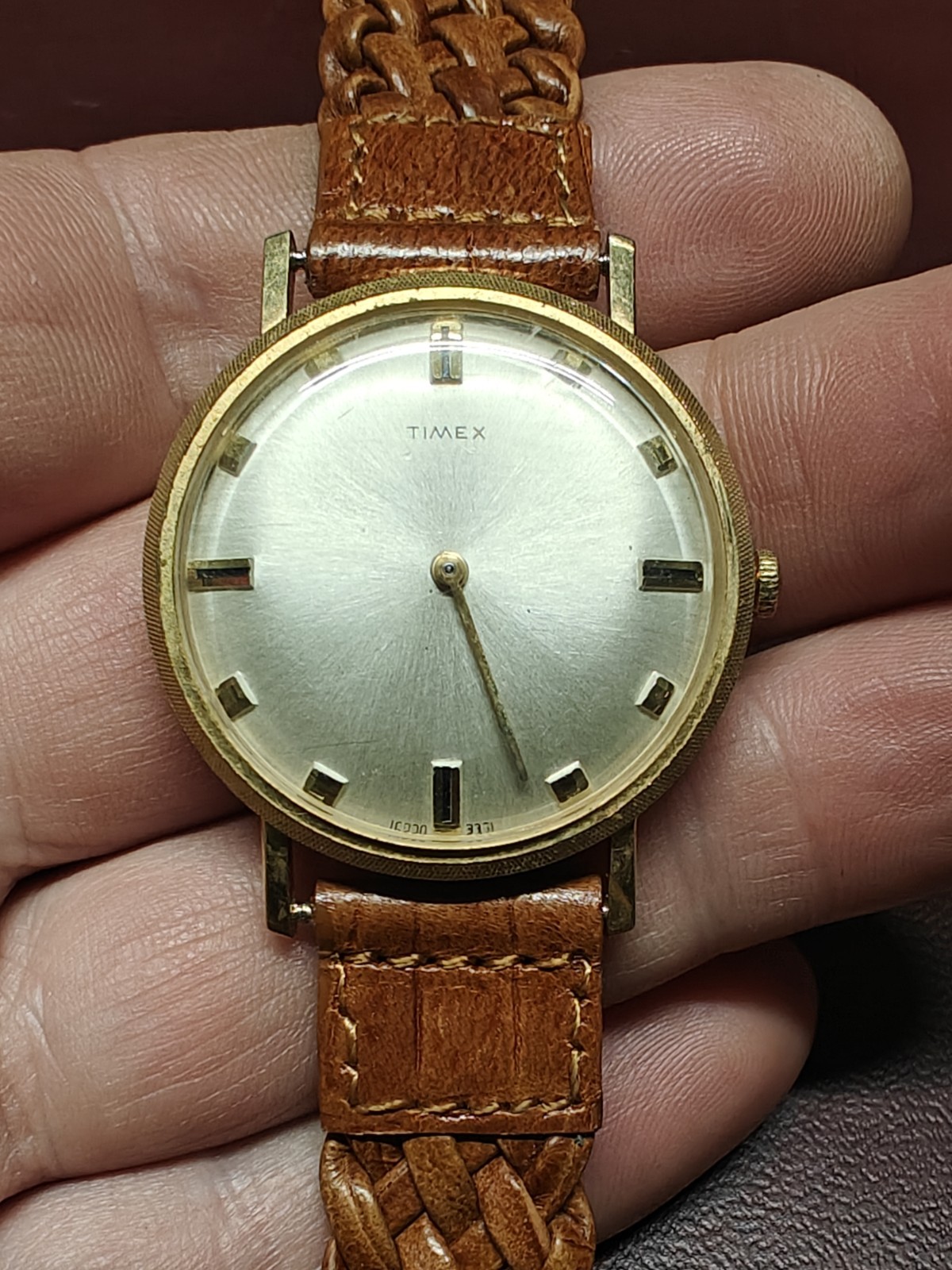 1968 Timex Wafer Thin manual wind 33 mm Gold Tone Vintage Runs Great