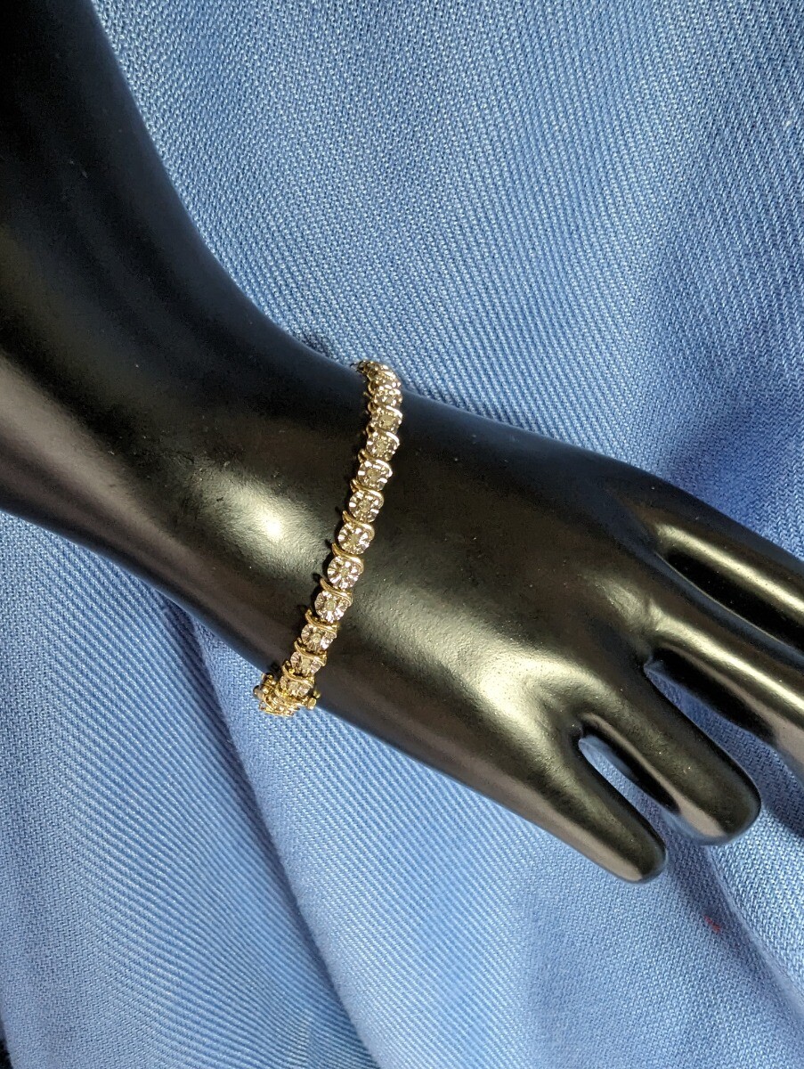 10K Two-Toned Natural Diamond Tennis Bracelet Gold 6.23 grams, 7 Inches