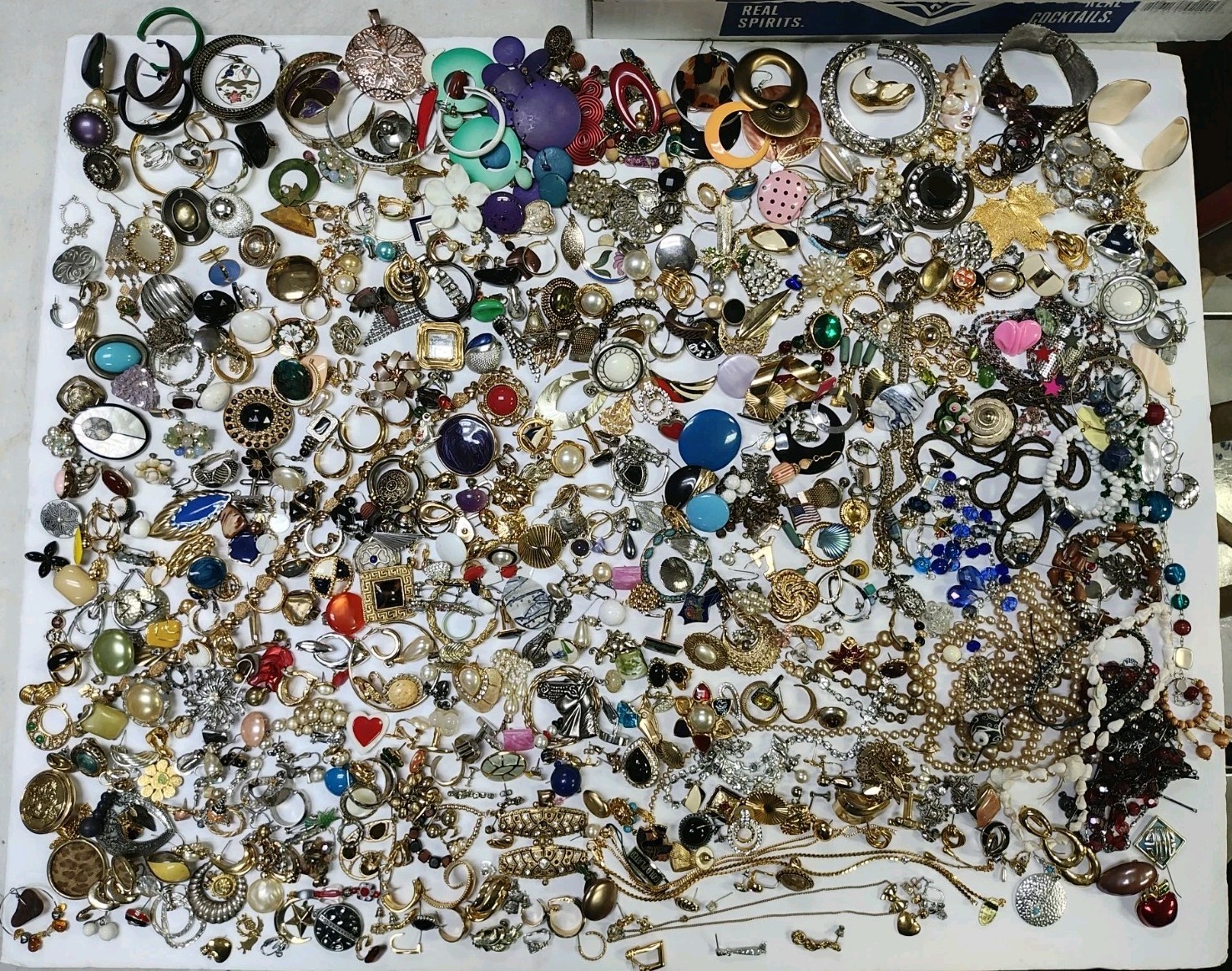 Huge Estate Junk Jewelry Lot 7lbs Earrings Screw Back Clip On Etc (Read Desc.)