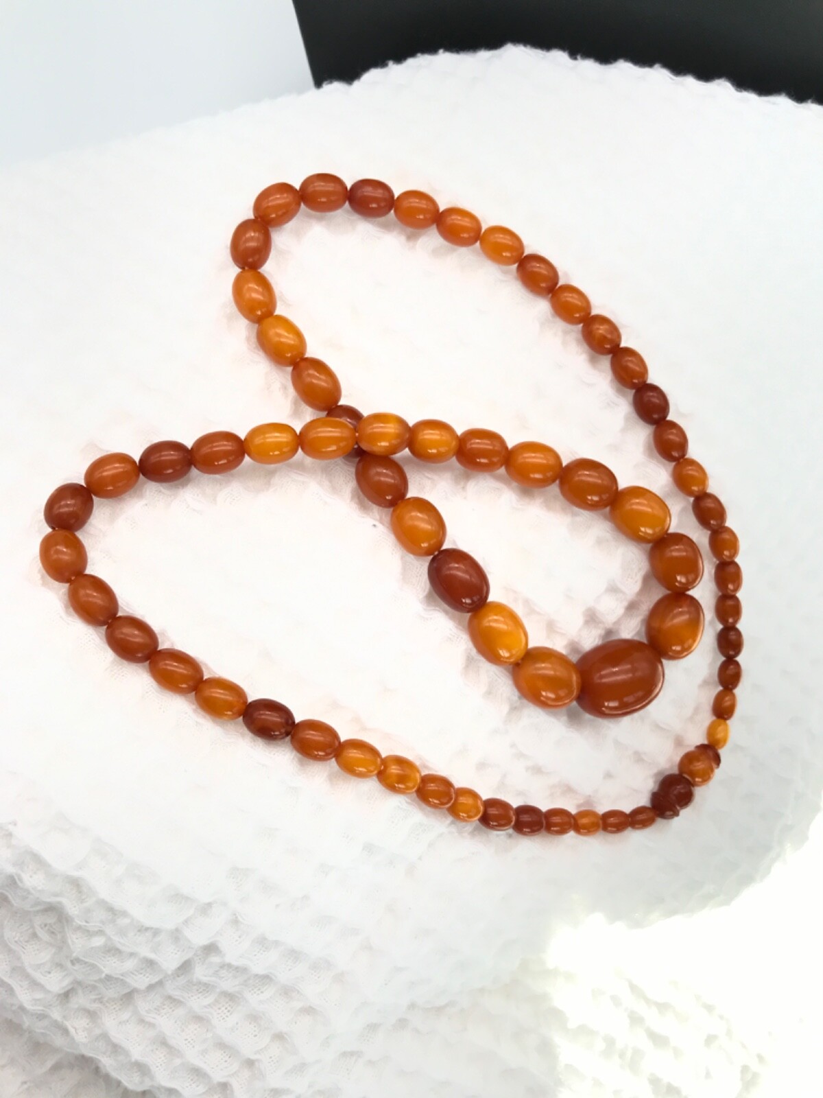 Vintage BUTTERSCOTCH BALTIC AMBER NECKLACE 26″ graduated beads 27g – Exquisite!