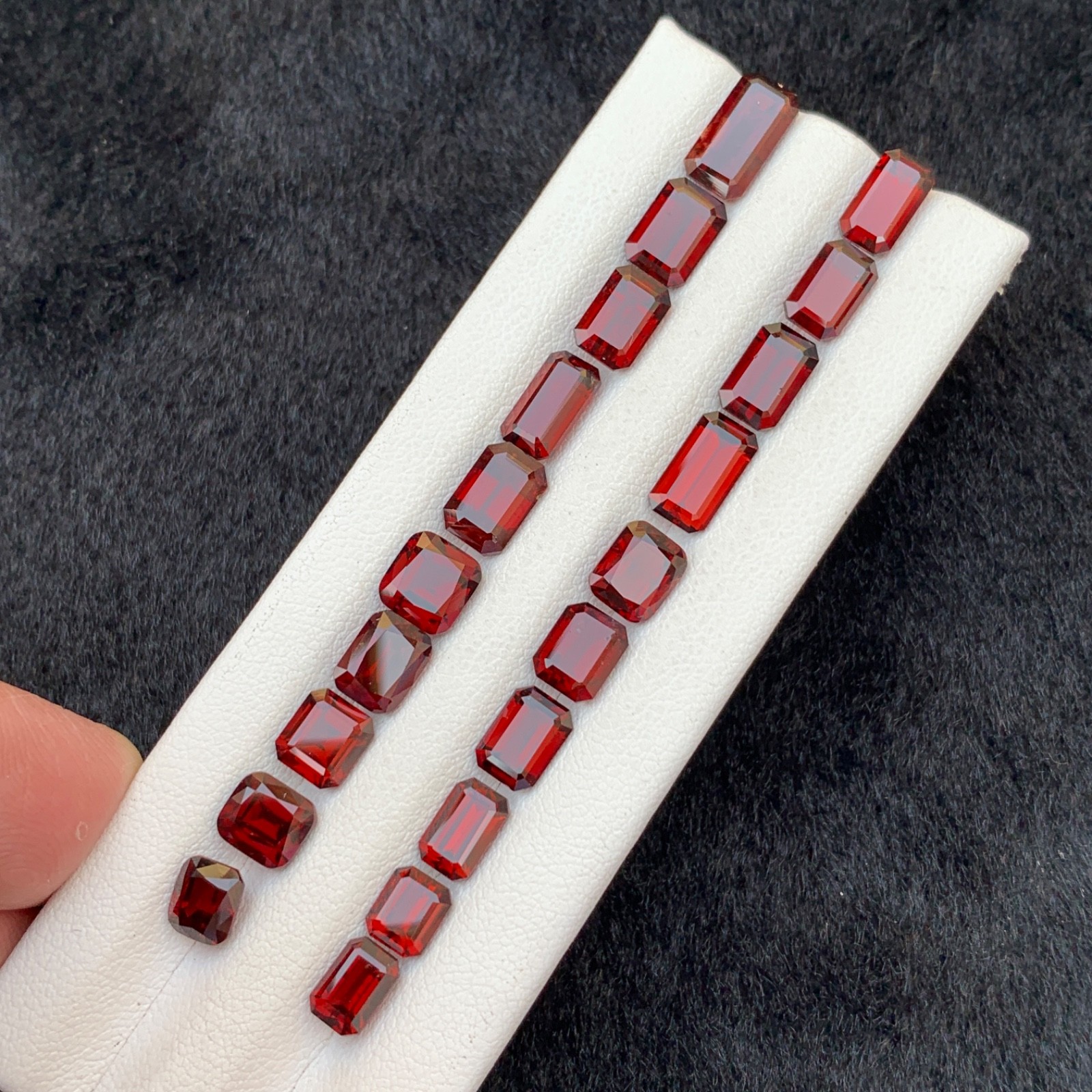 Natural Red Garnet Lot 35.4 Ct 20 Pieces African Loose Gemstones Transparent