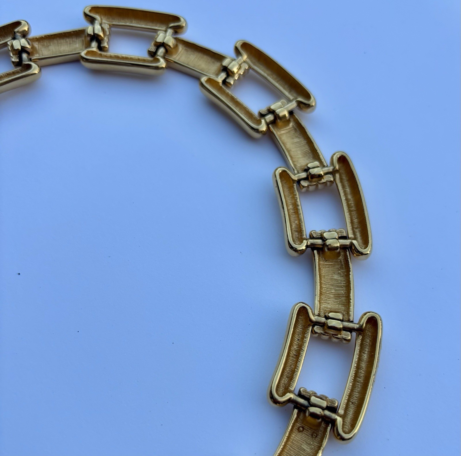 1980s Vintage Gold Tone Monet Chunky Bar Link Triple Chain Chocker Necklace 4.2g