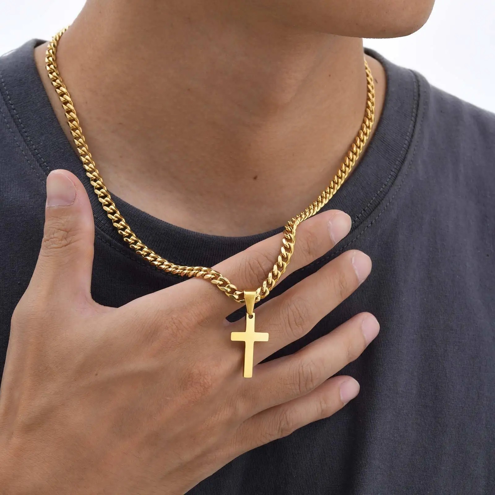 Collar con colgante de cruz para hombres Cadena de acero inoxidable Gold