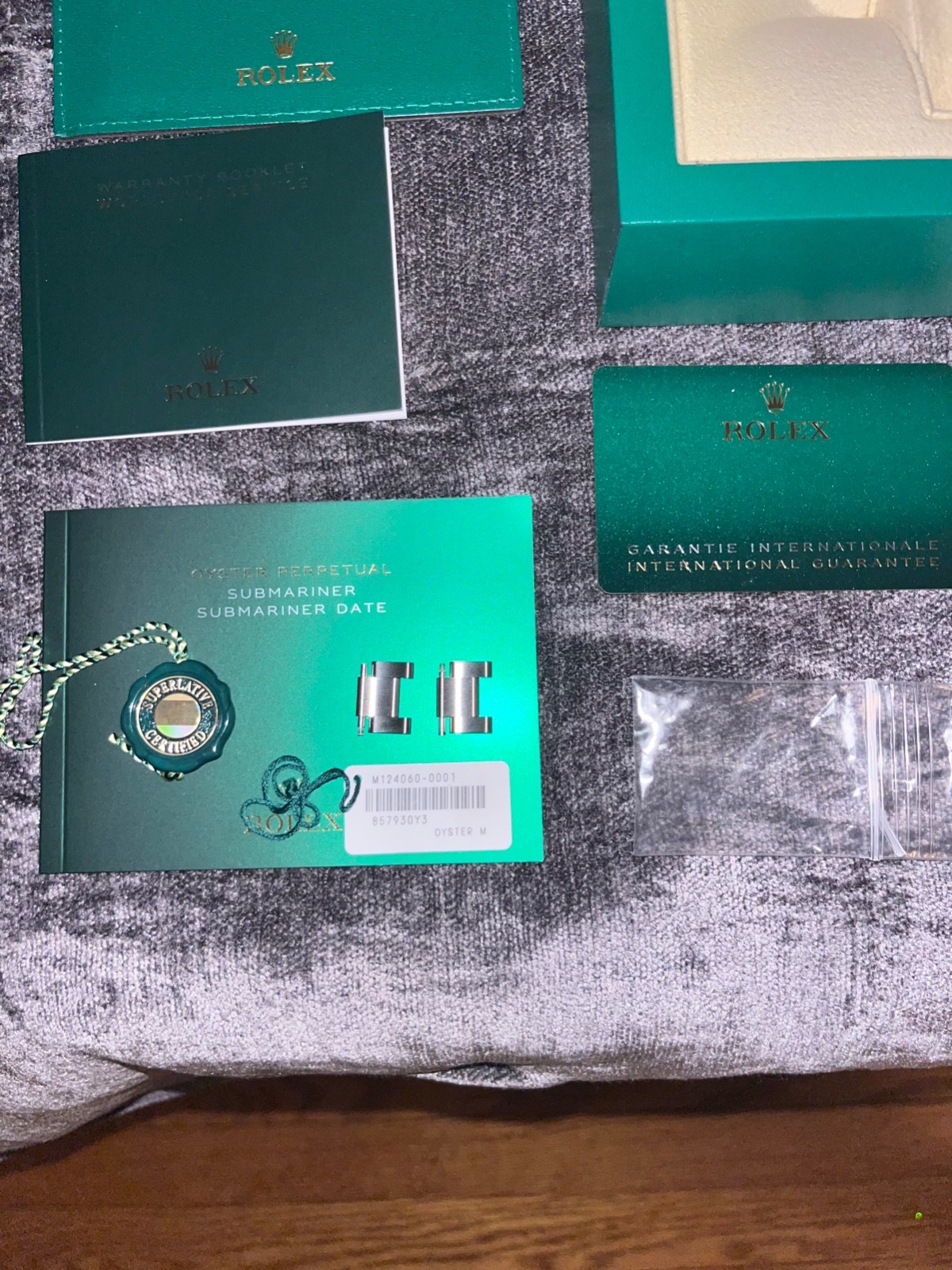 Authentic ROLEX Submariner Watch Box FULL SET WITH TWO LINKS 41mm 124060