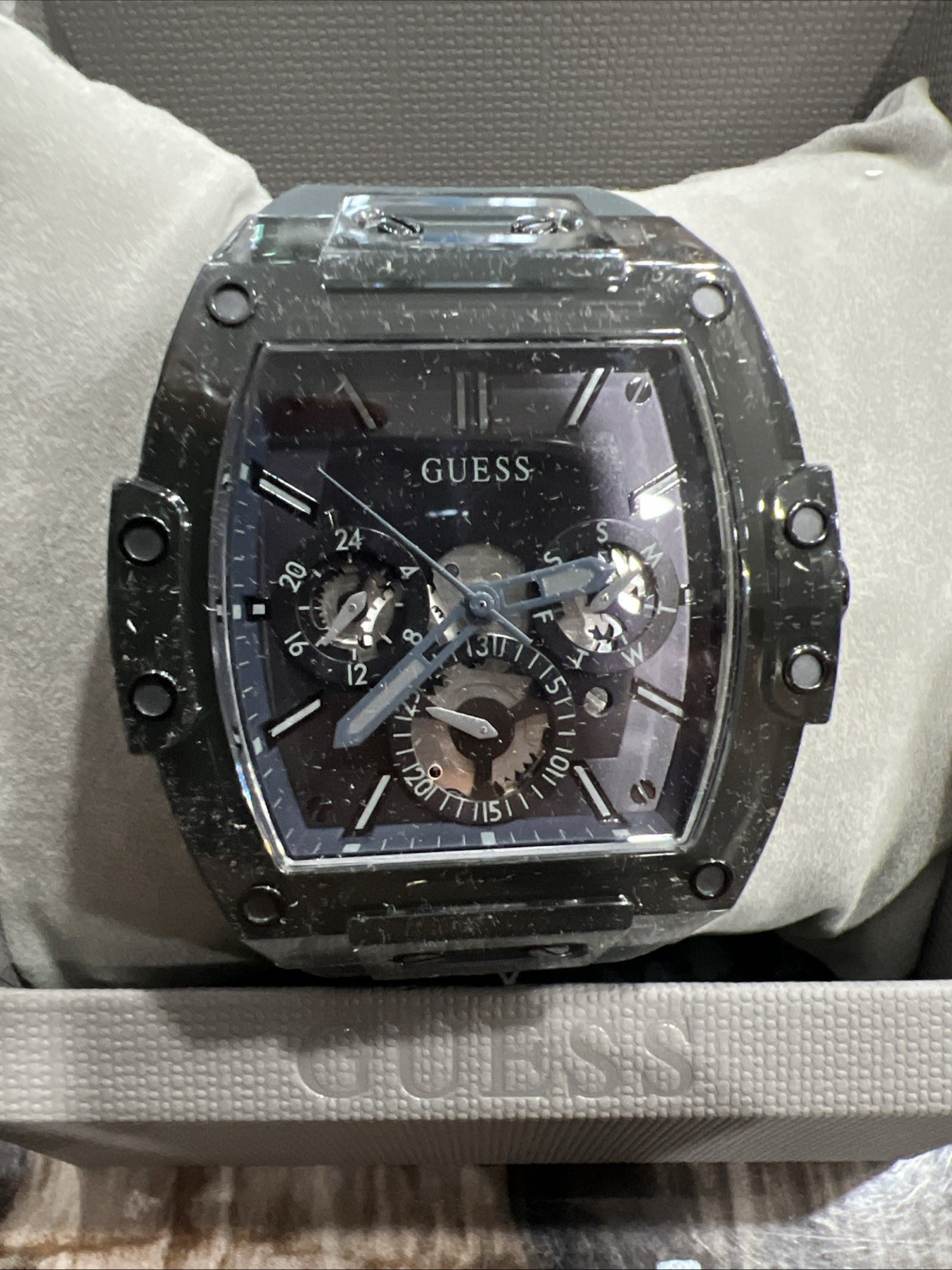 New Guess Men’s 43mm Silver Oxide Sunray Dial Silver Oxide Chronograph Watch