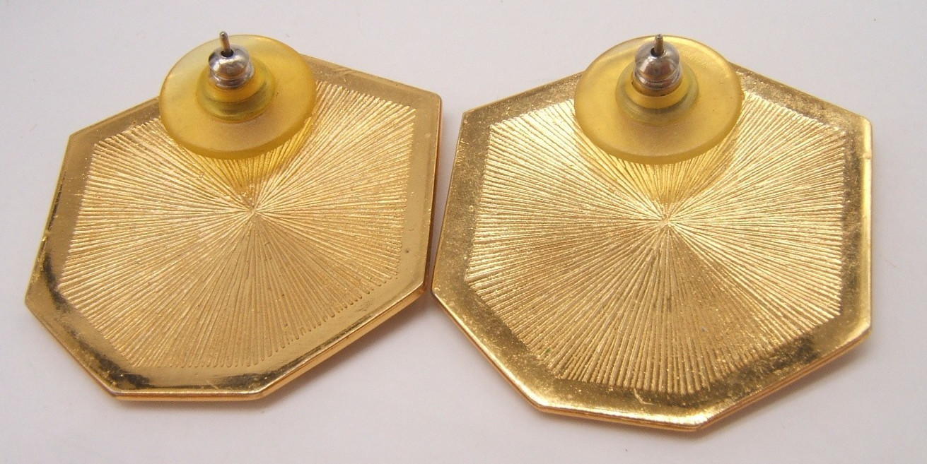 VTG GOLD TONE & ENAMEL PIERCED EARRINGS MODERN ABSTRACT DESIGN