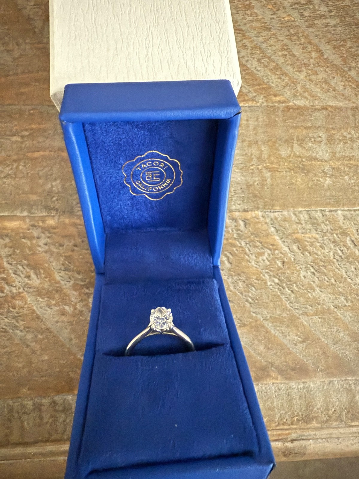 TACORI PLATINUM / oval ENGAGEMENT RING 1.51 lab grown /worn only 1 month