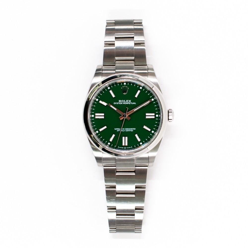 Rolex Oyster Perpetual 41 124300 Green Dial Stainless Steel Watch Box Papers