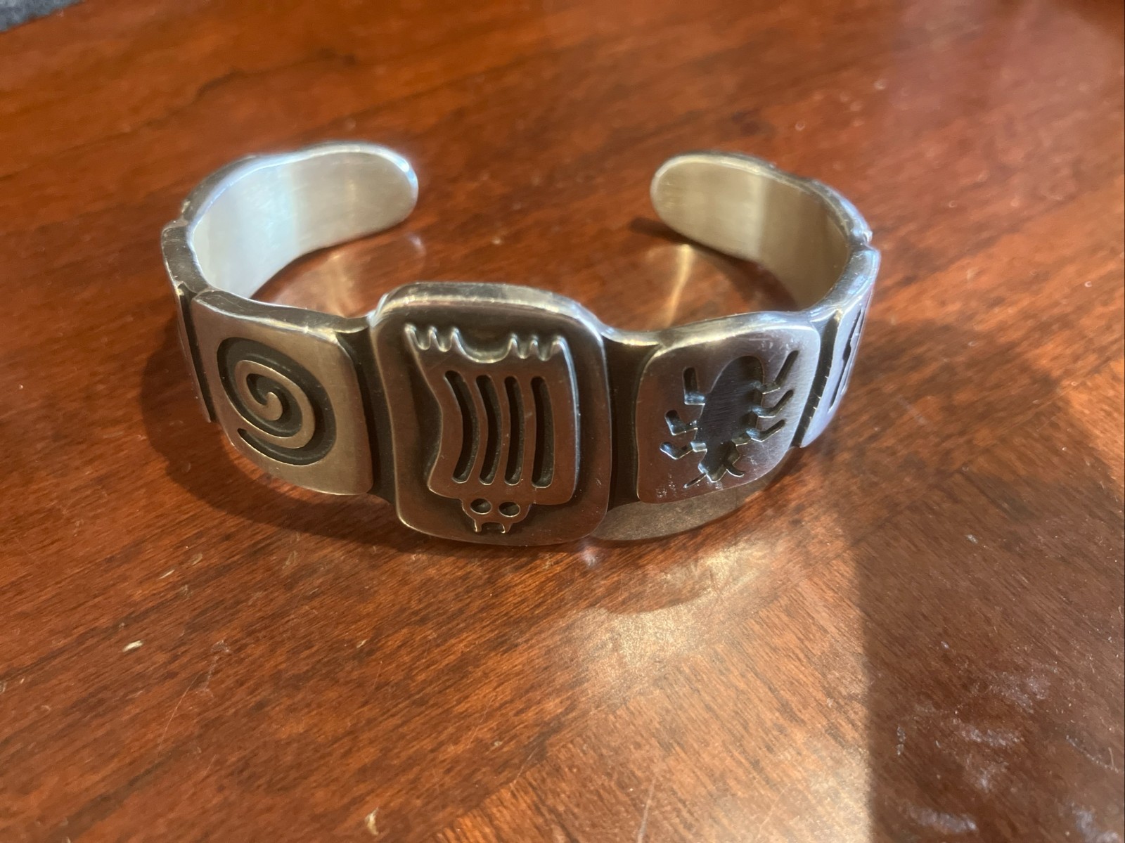 Small/Women’s Silver Cuff Bracelet Native American/Hopi 50 Grams NICE CONDITION