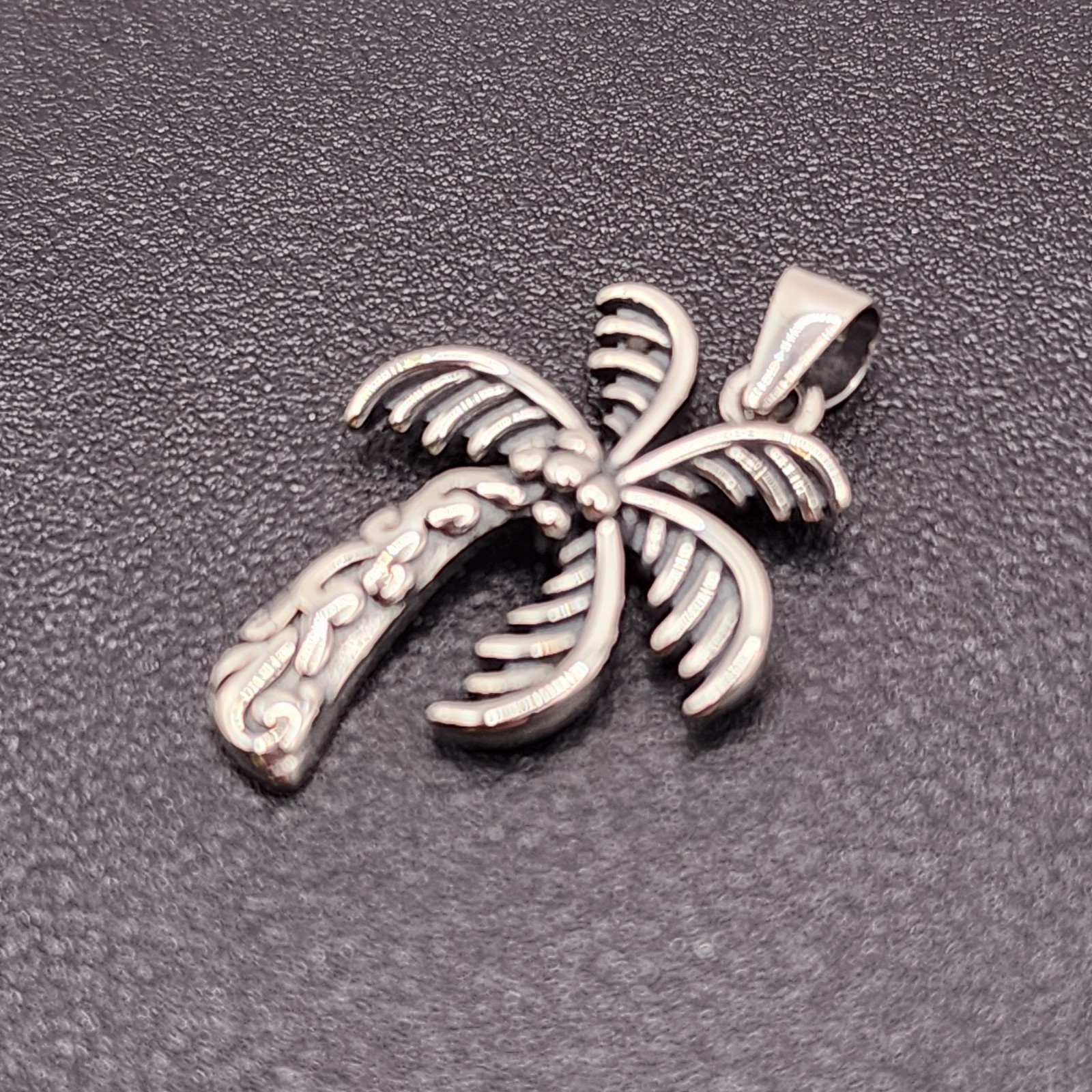 925 NEW Sterling Silver Pendant- Palm Tree 22mm Length 17mm Width Free Shipping